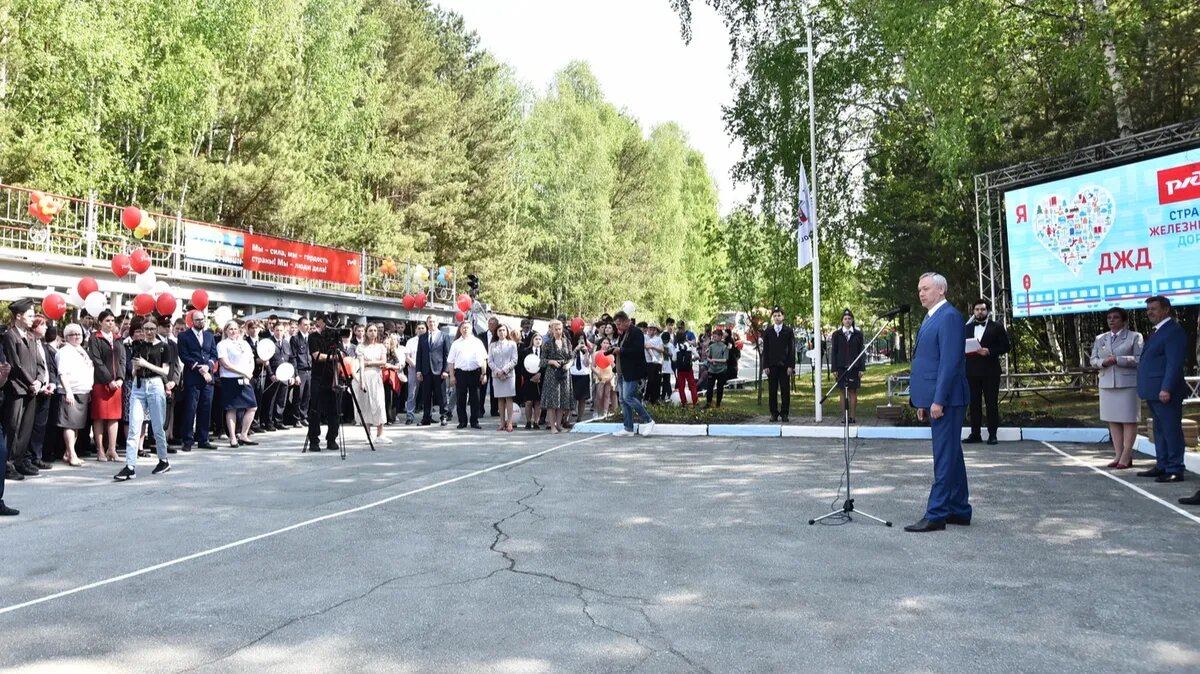 На празднике в зоопарке собралось более 15 тысяч ребятишек. Фото: Правительство Новосибирской области