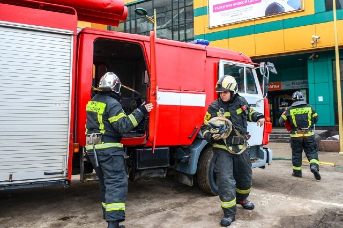    В Лабытнанги провели учебное тушение пожара на вокзале
