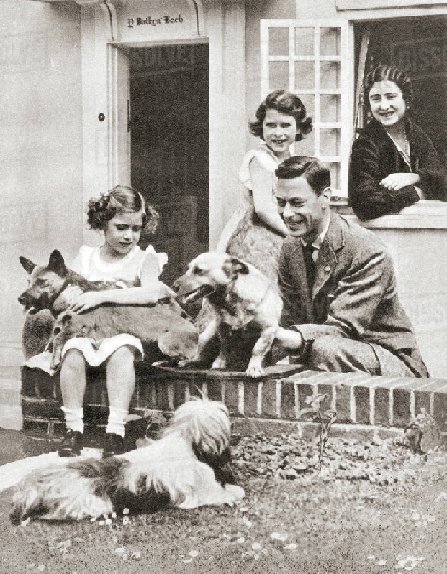 Семья герцога Йоркского Альберта Виндзора у себя дома на Пикадилли, 145. Слева направо: младшая дочь Мэгги, старшая дочь Лиззи, герцог Альберт, герцогиня Элизабет