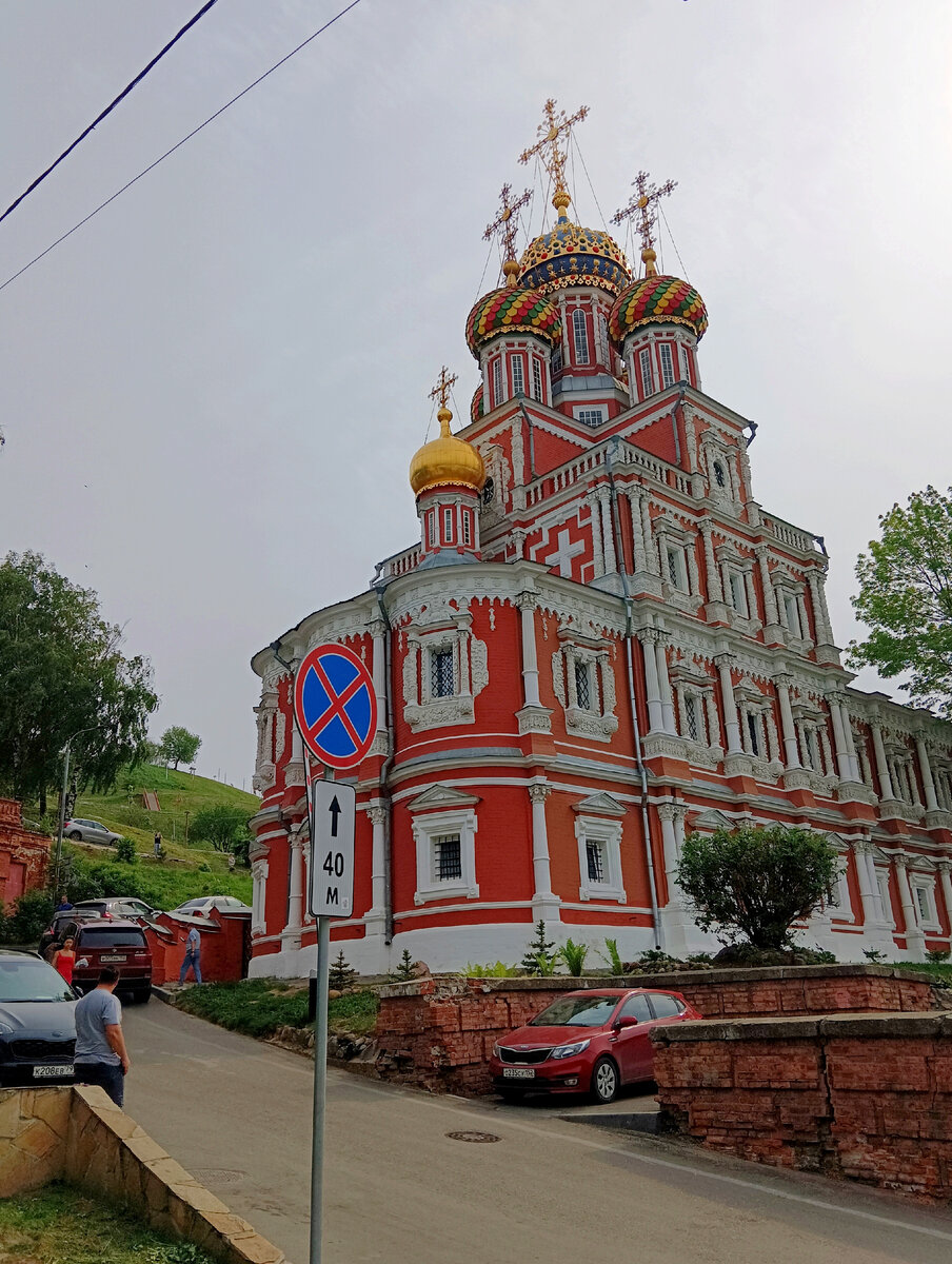 Все фото в статье - авторские! Рождественская церковь. Вид с улицы Рождественской. 
