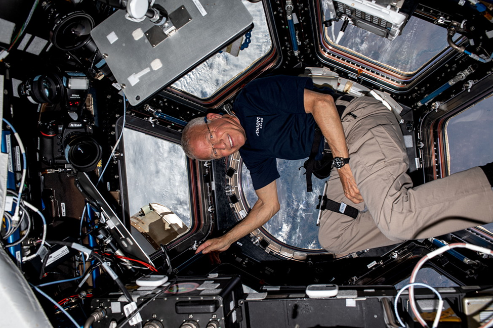 Джон Шофнер в ОМ Cupola. Фото: nasa.blog.com