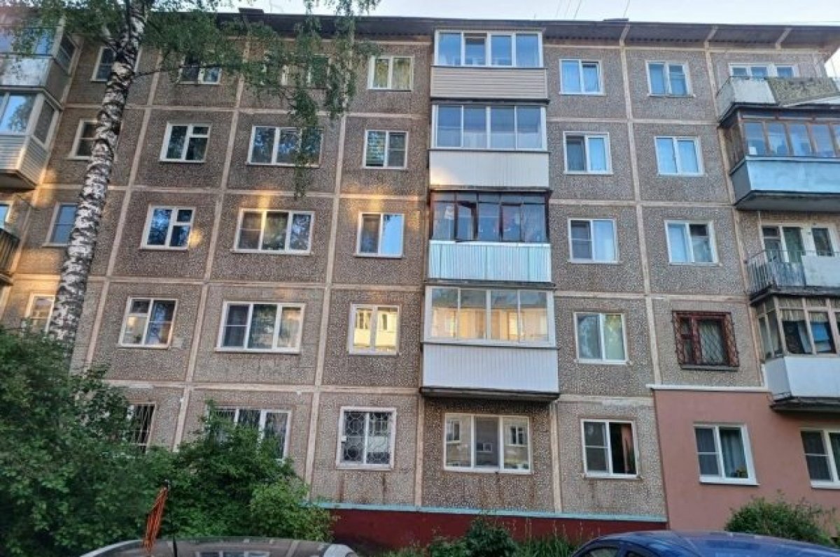    Матери выпавшей из окна девочки в Твери грозит штраф от 100 до 500 рублей