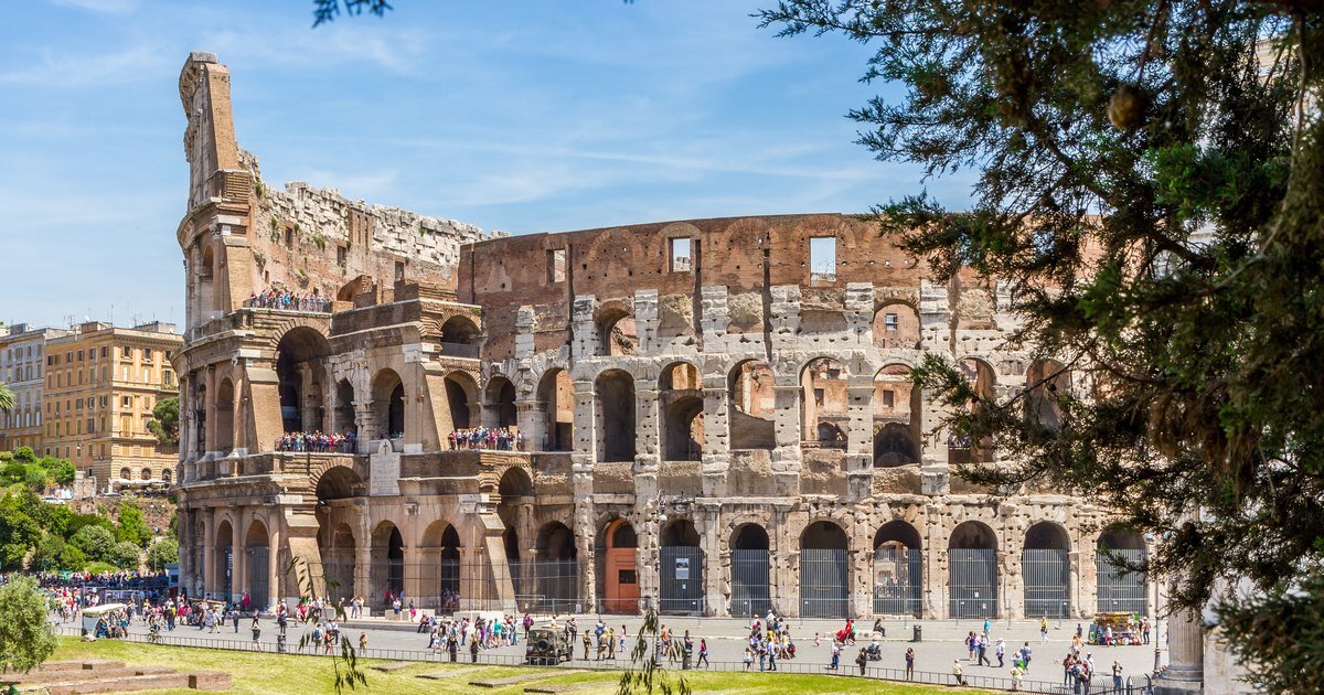     В Колизее установили лифт