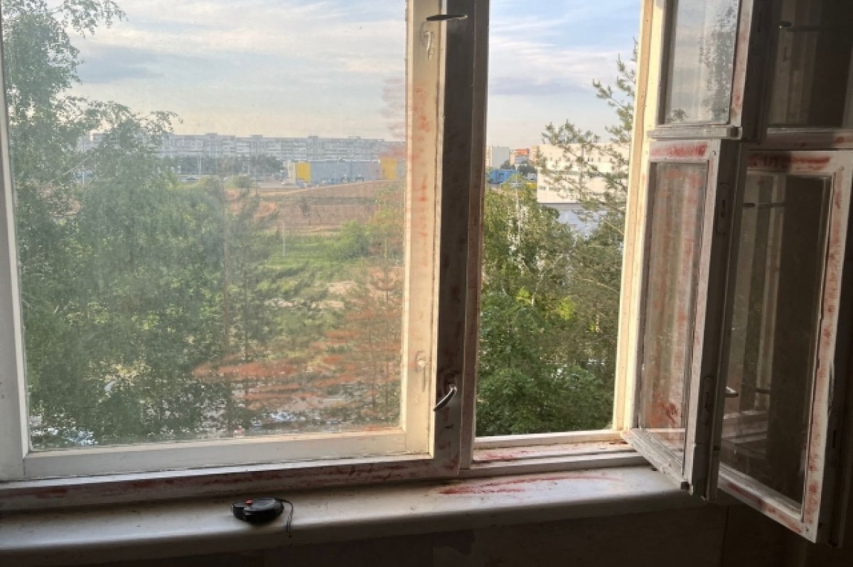    2-летний мальчик погиб в Казани, выпав из окна многоэтажки