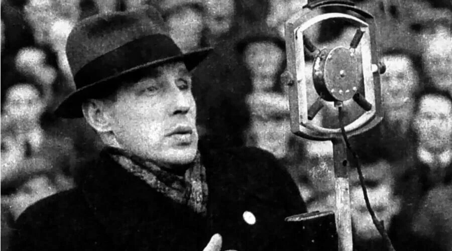 Англия, 1945 год. Вадим Синявский ведёт репортаж с английского стадиона.