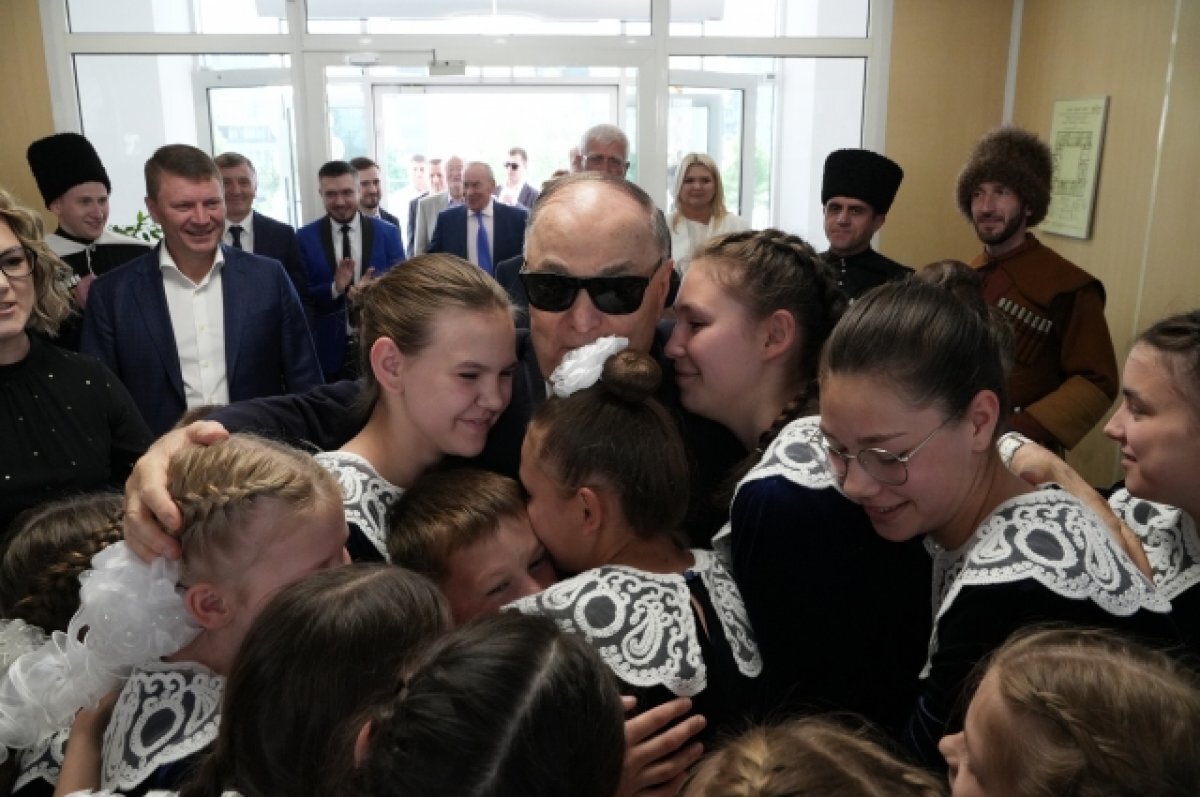    «Все мои будут». 20 лет детскому дому, который построил меценат Совмен