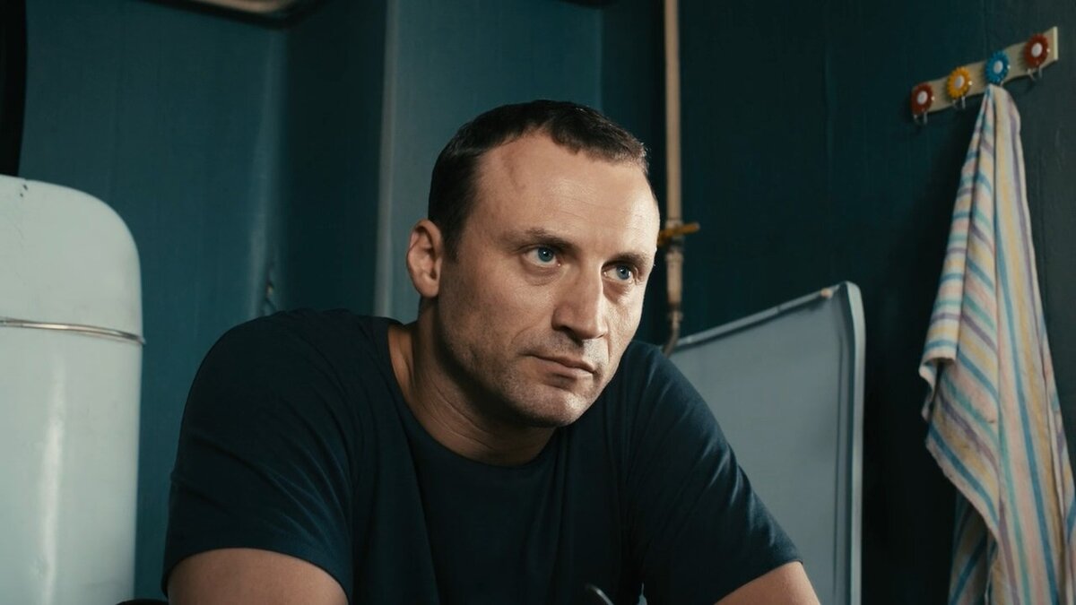 Суровый Ханин не особо переваривает женские закидоны.