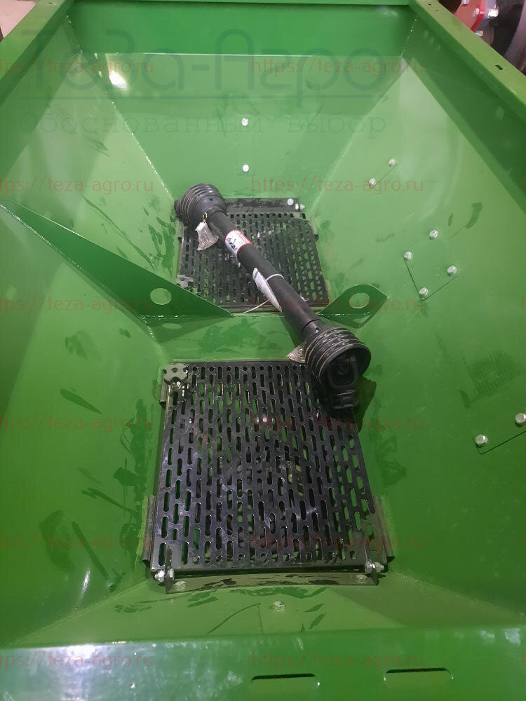 Разбрасыватель РУМ-900 "Стандарт" на складе компании