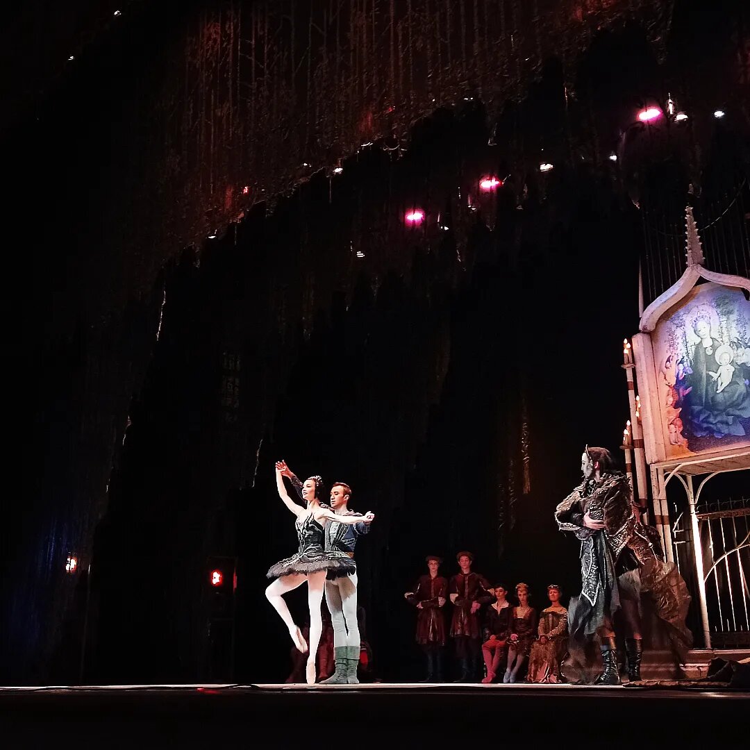 "Лебединое озеро". Рязанский театр драмы.