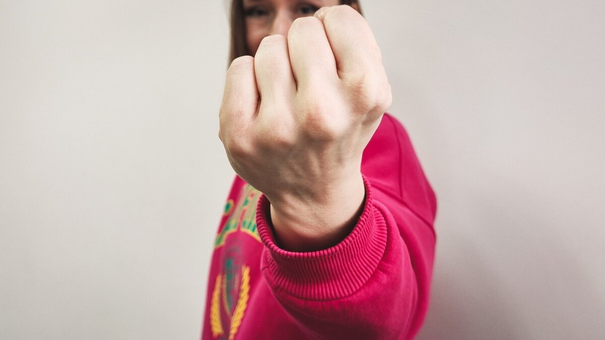     Во Владивостоке есть проблемный дом — на улице Майора Филиппова. 6 июня там прочистили насосную станцию — после того, как неделю назад выполнили работы того же порядка.