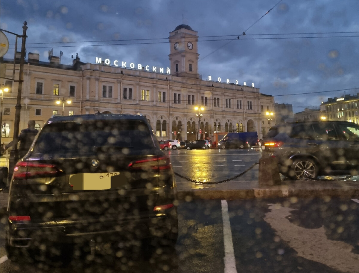 Почему я пока решила остаться в Москве и забрать дочку сюда, а не  возвращаться в Питер | Девушка с хвостиком | Дзен