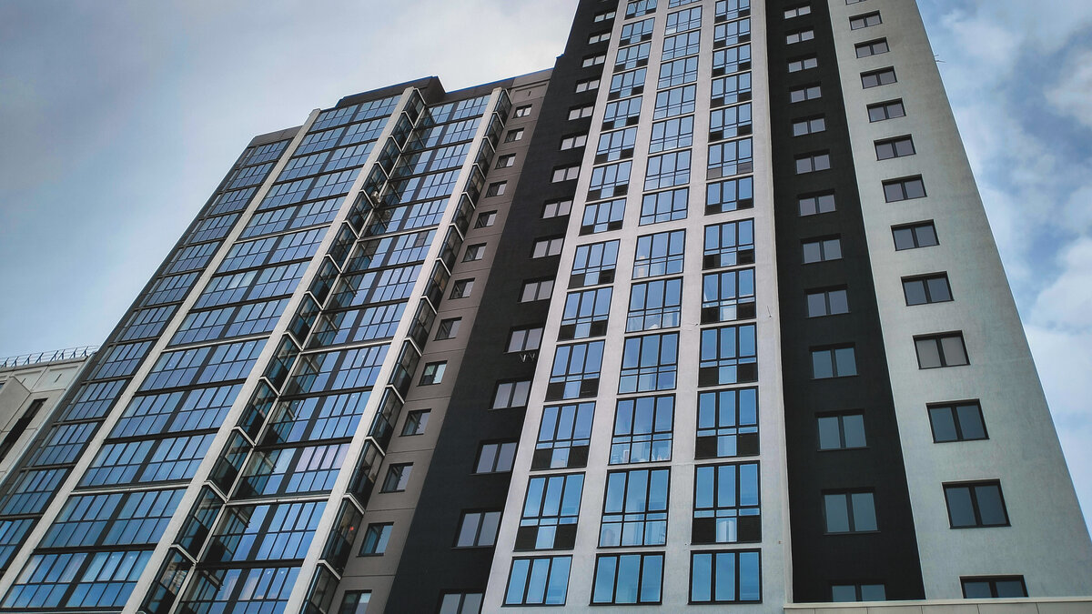     Застройщику ООО «Трест 7» было отказано в строительстве новых высоток на Коммунистической из-за памятника культурного наследия по соседству. Компания обратилась в суд, однако и там потерпела поражение.