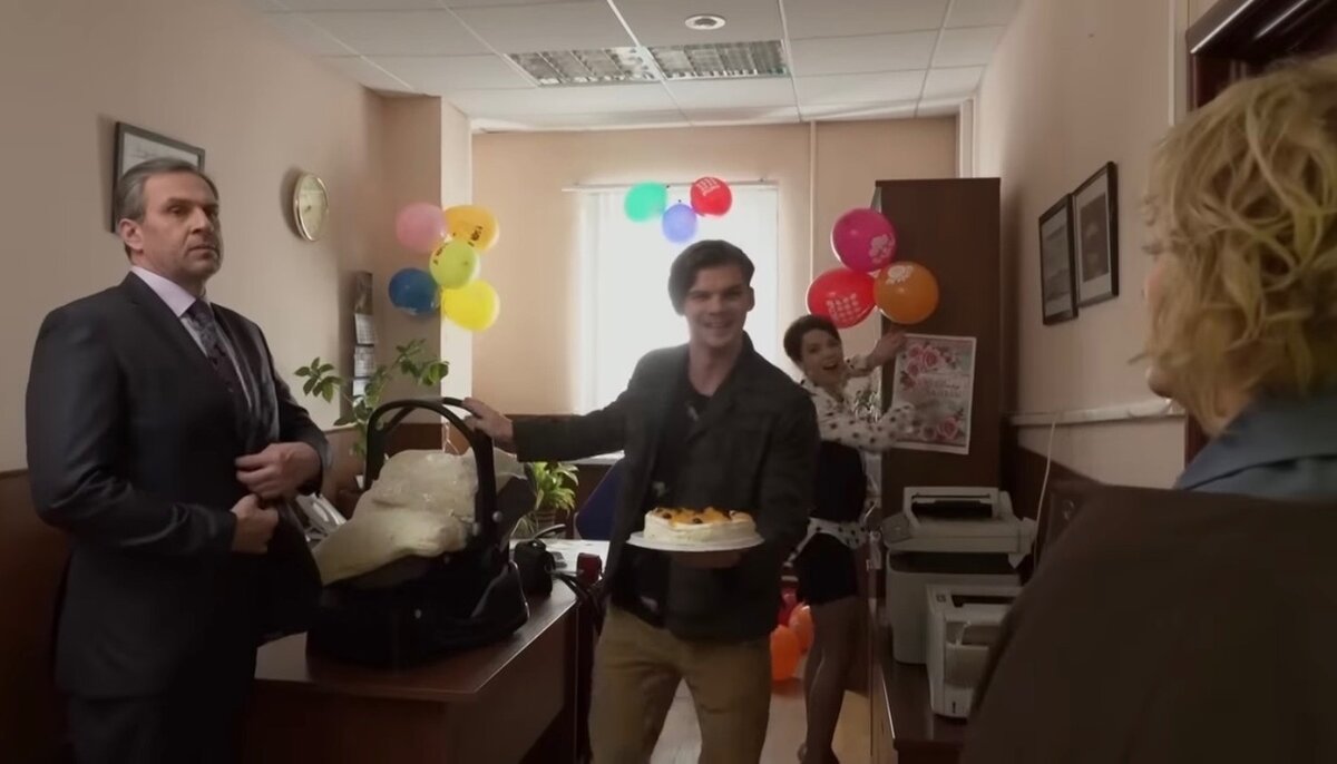 - А вот и мама наша приехала!
