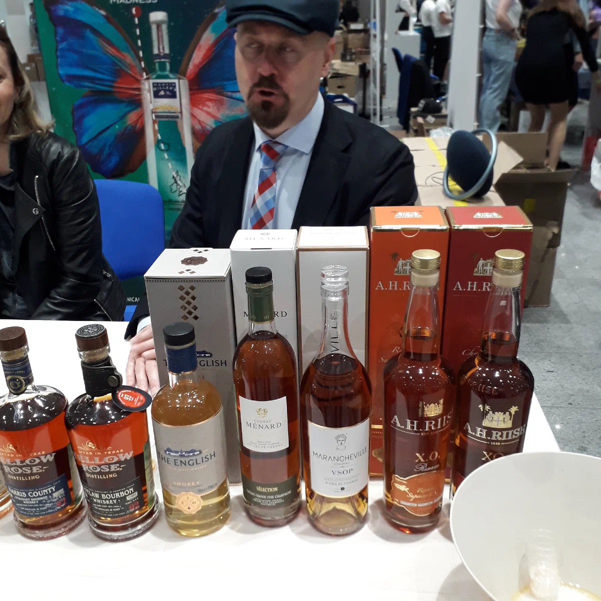 Французский коньяк Menard Selection des Domaines VS на стенде поставщика, фестиваль SPIRITORY