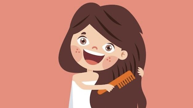 Девочка расчёсывает волосы