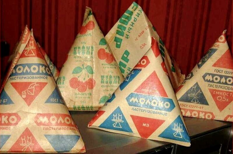 Многие, чья молодость пришлась в эпоху СССР, могут похвастаться воспоминаниями о молоке в «треугольниках».-3