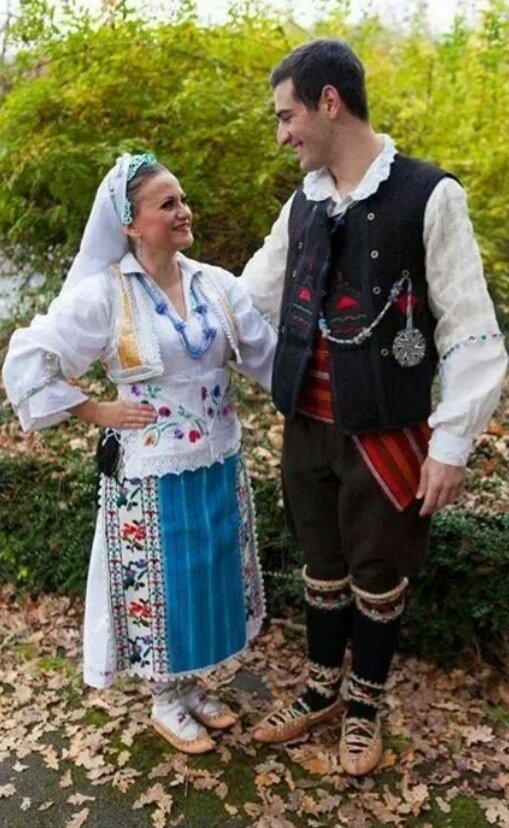 Сербы. Национальный костюм.