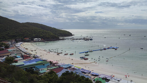 Пляж Та-Яй (Ta-Yai beach)