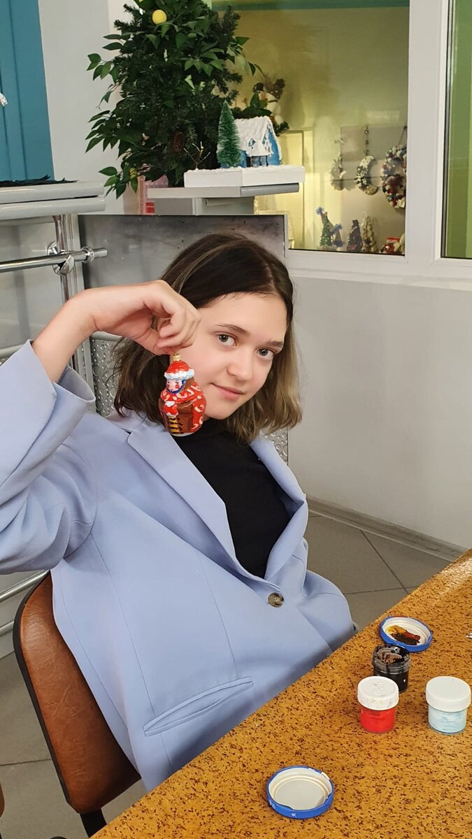 На мастер - классе в Музее елочных игрушек
