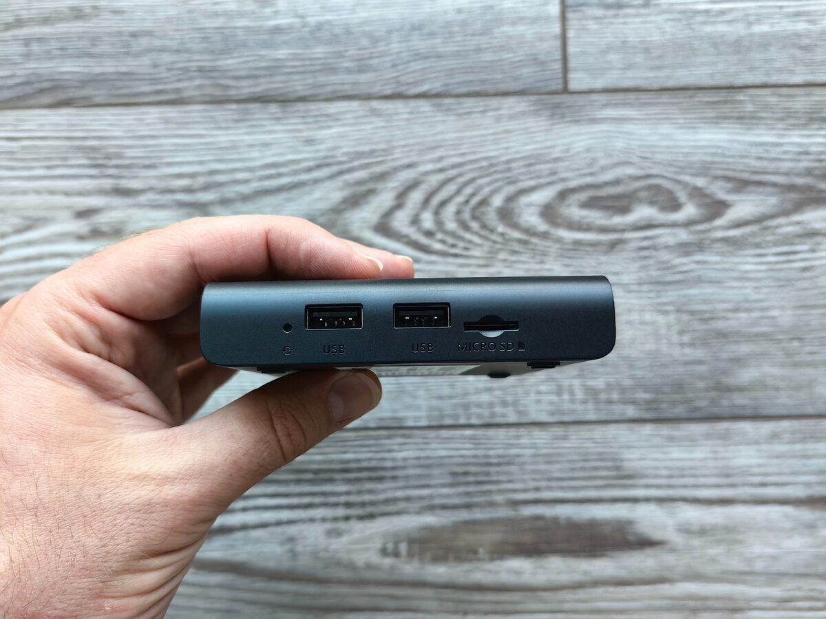 Movix приставка. Плеер FIIO x1 II. FIIO x1 II. FIIO x1 II через колонки. Смартфон на зарядке фото
