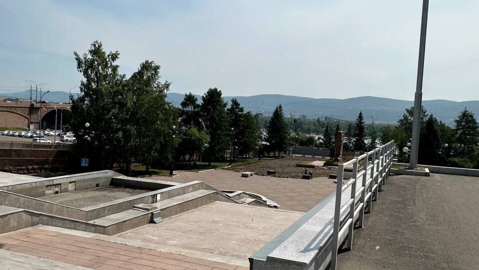     С пространства у театра оперы и балета в Красноярске навсегда исчезнет фонтан «Реки Сибири».