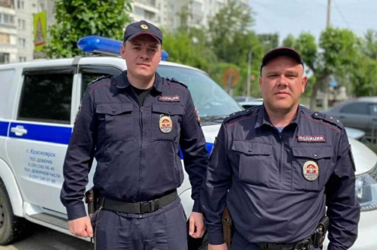    Наряд ППС дежурил недалеко от места происшествия.