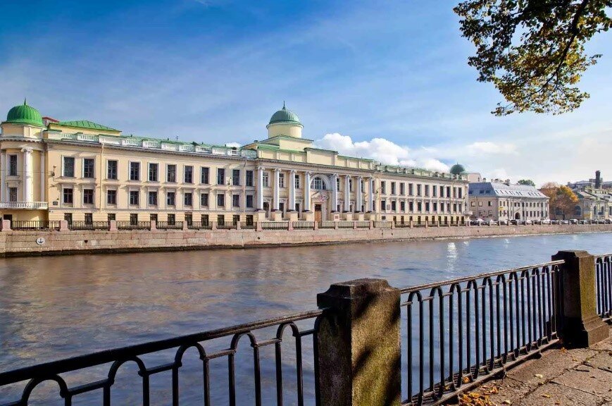 О существовании Императорского училища Правоведения гости Санкт-Петербурга обычно узнают, когда слушают историю знаменитого нашего Чижика-Пыжика.