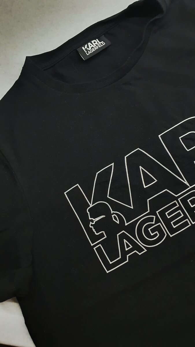 В составе 95% хлопка и 5% эластана 