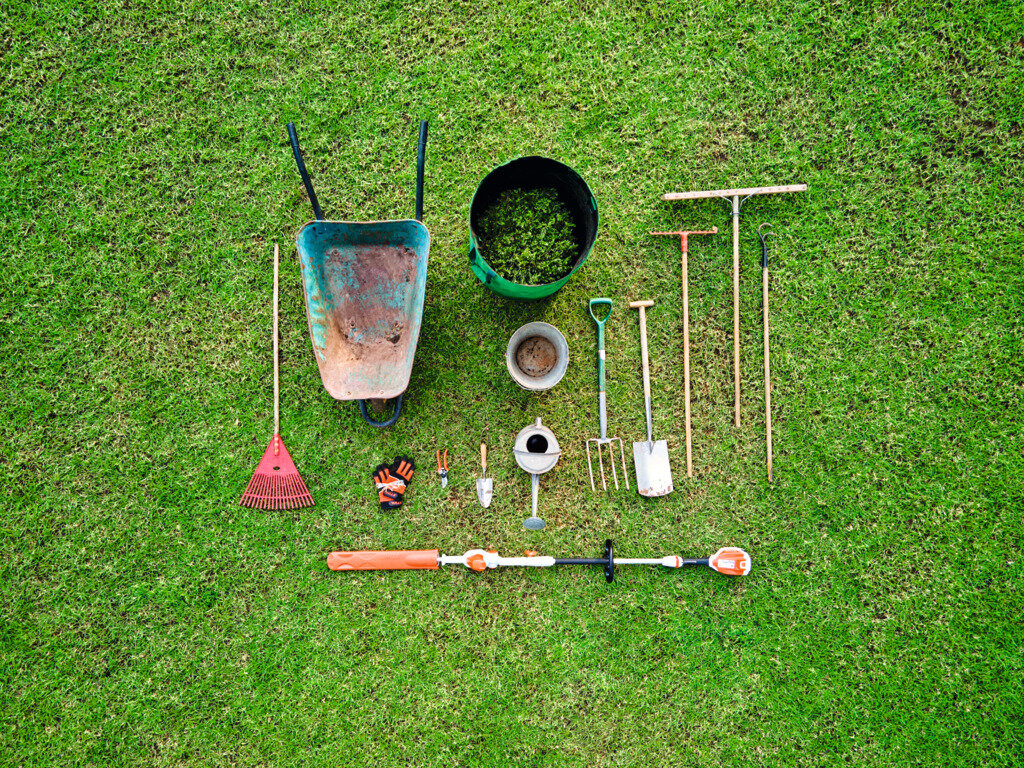 Интсрументы и агрегаты для работы в саду