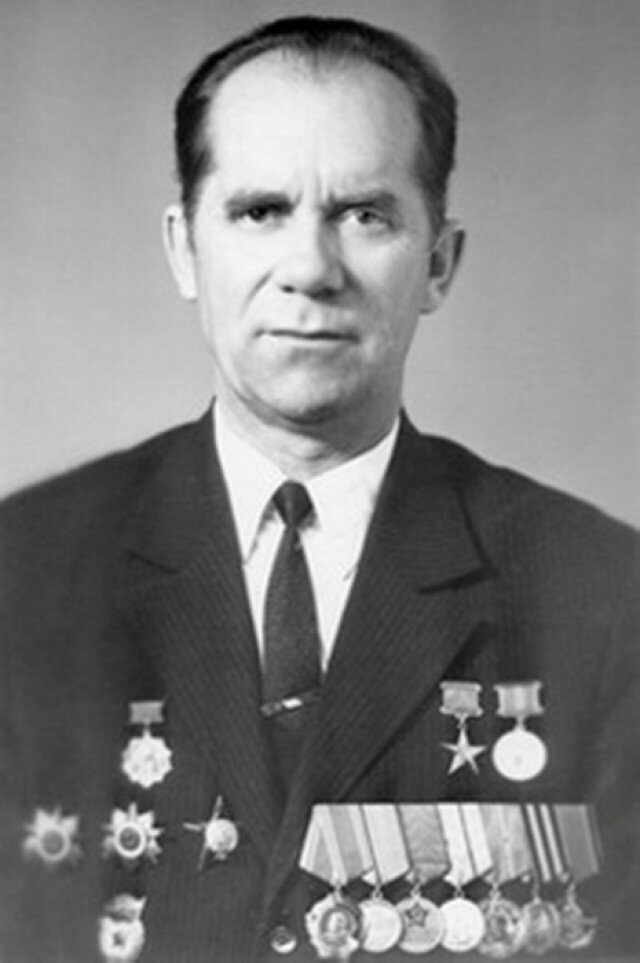 Анатолий Павлович Усков📷     Волжанин Анатолий Усков сражался в Сталинграде и отвечал за канатную дорогу через Волгу
