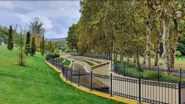 Парк в котором находится музей — красив Turk.Expert  📷
