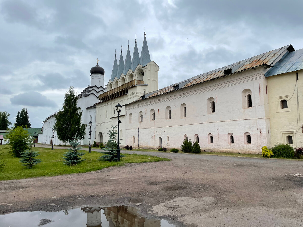 Тихвинский Богородичный монастырь
