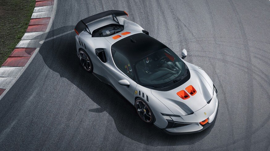    На фото: Ferrari SF90 XX Stradale