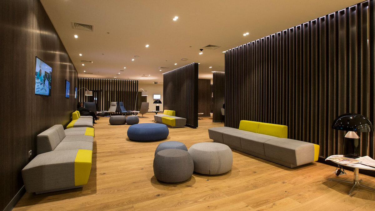 Приемное отделение и палата для родов в госпитале Clinica Las Condes.