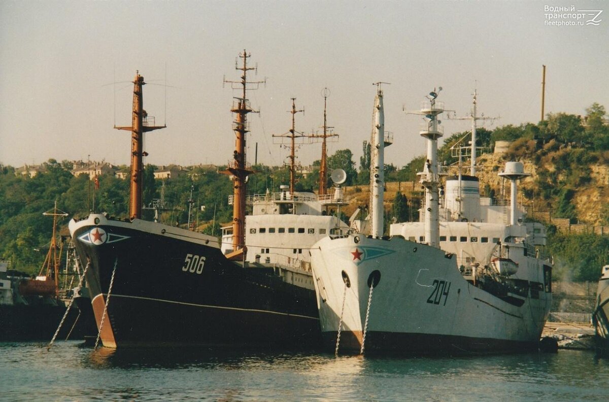 Корабли разведки в ВМБ Донузлав