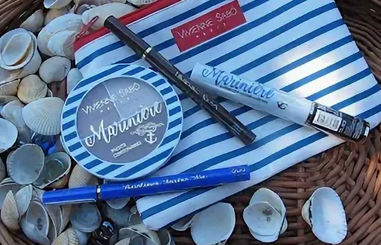 Примерно так выглядела полная коллекция. Фото, к сожалению, только в таком качестве.