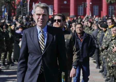    В Крыму — референдум, Украину — в ЕС. Джеффри Сакс выступил с мирным планом