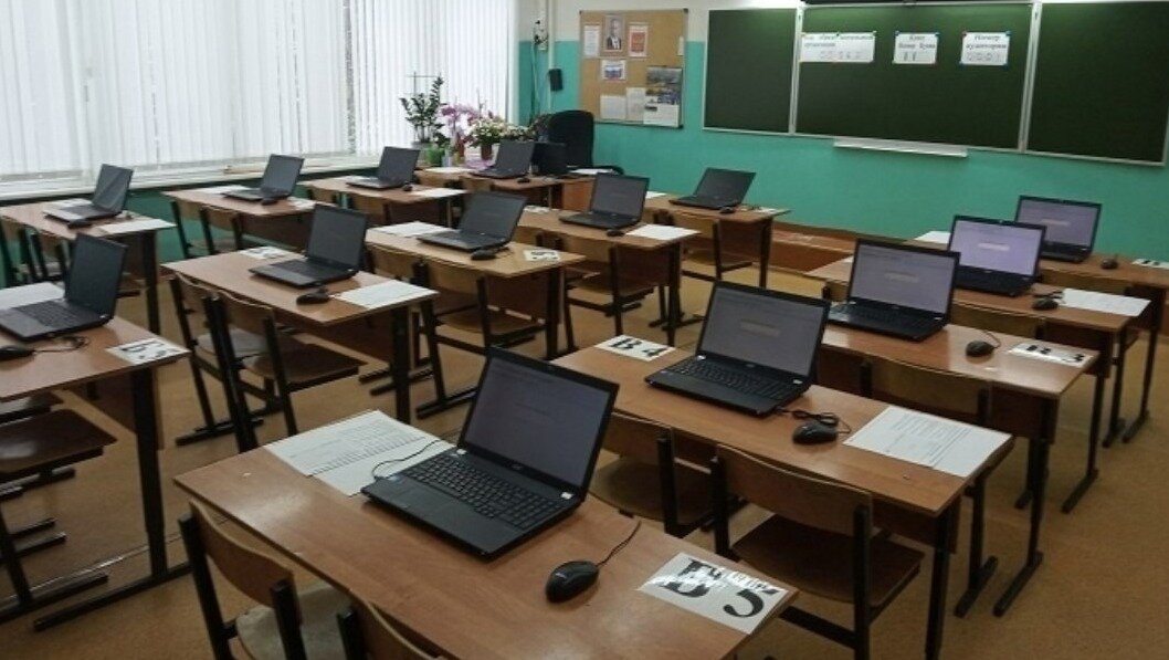     Максимальный балл на Едином государственном экзамене по информатике удалось набрать девяти ученикам школ Удмуртии, пять из них живут в Ижевске.