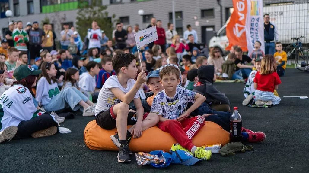 Компания «Ак Барс Дом» не только следит за порядком в своих дворах, но и создает атмосферу добрососедства между жителями.