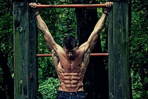 Воркаут в лесу