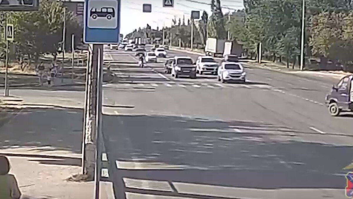     «Газель» на скорости снесла скутер в Дзержинском районе Волгограда накауне, сообщает региональное ГУ МВД.