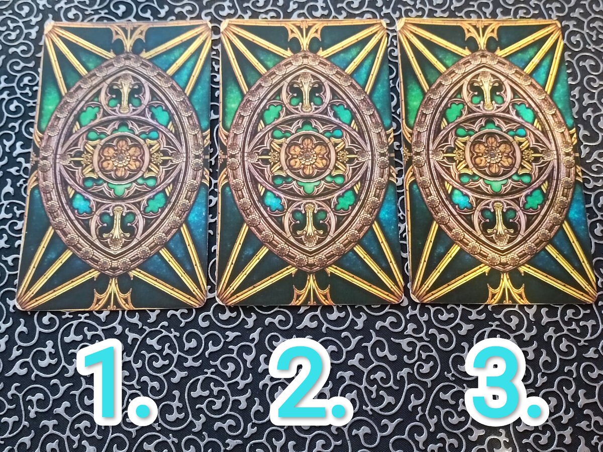 Выбирайте вариант. Таро расклад онлайн на будущее