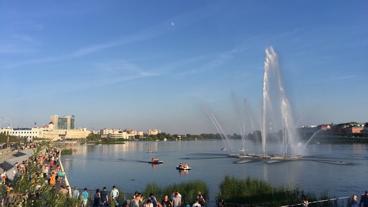     Привлечение иногородних специалистов должно помочь частично восполнить нехватку кадров. Об этом во время делового понедельника заявил мэр Казани Ильсур Метшин.