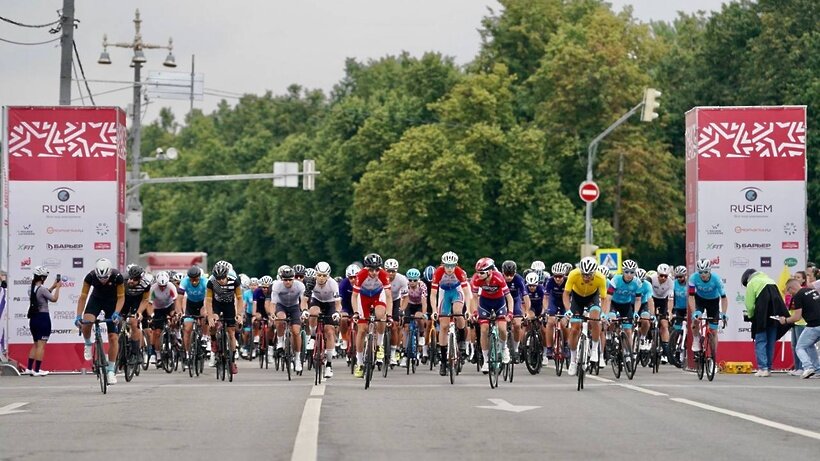    Круговая шоссейная велогонка среди любителей – Cyclingrace «Столица» ©Организаторы велогонки Cyclingrace Фото