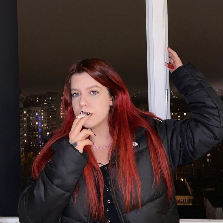 Елизавета Шабашова(Мадрид) -  российский видеоблогер.