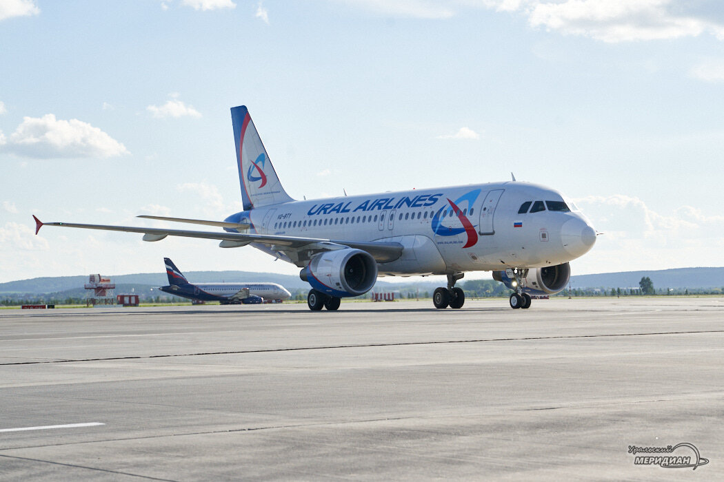 Рейс 3555 уральские авиалинии. Ural airlines домодедово. Самолёты уральских авиалиний какие. Рейс 3555 уральские авиалинии. Авиакомпания уральские авиалинии.