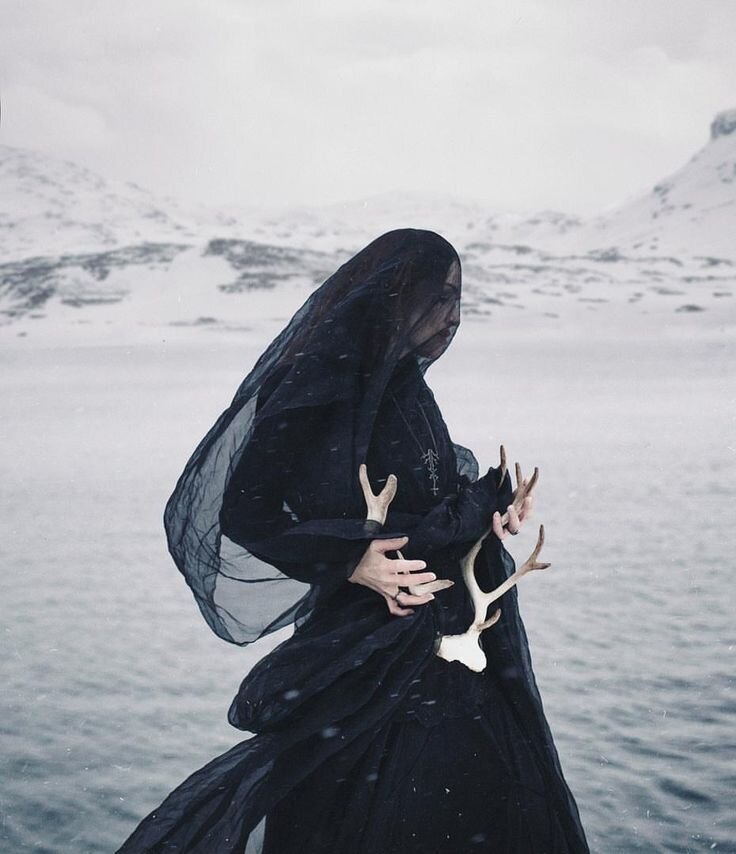 Средневековая охота на ведьм,выкосившая самых красивых женщин Европы, обошла Русскую землю стороной. Фото из интернета 