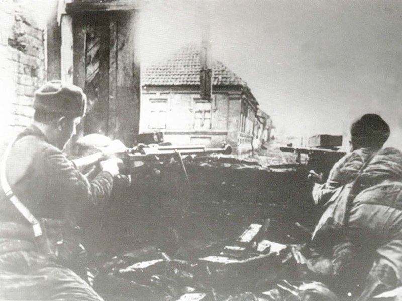 Уличные бои в Гезеле, ноябрь 1942.