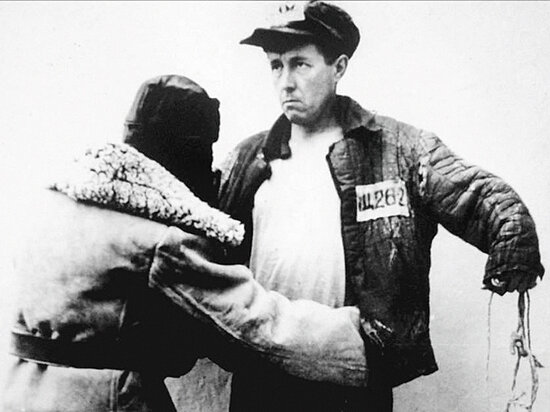 А.И. Солженицые в лагере в Экибастузе. 1951 год. Северный Казахстан. Фото из открытых источников