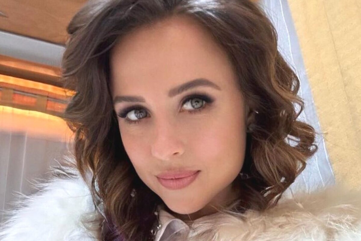     «Феи красоты сделали мне румянец»: Мирослава Карпович преобразилась на съемках сериала «Папины дочки»